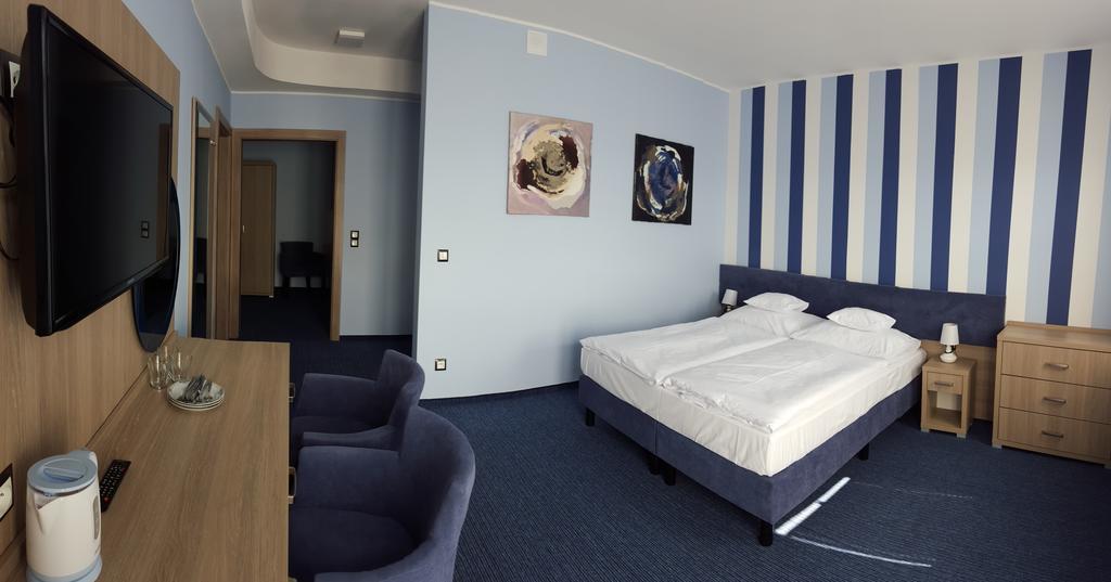 Laura Spa Łagów Rum bild